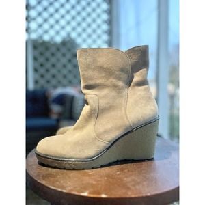 Kelly and Kate Tan Suede Boot w Shearling Lining Size Ladies 8.5